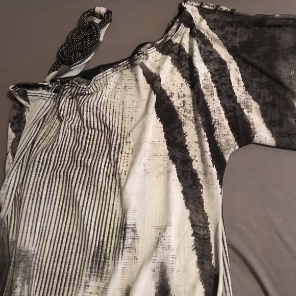 A Mini Dress - Picture 3 of 3